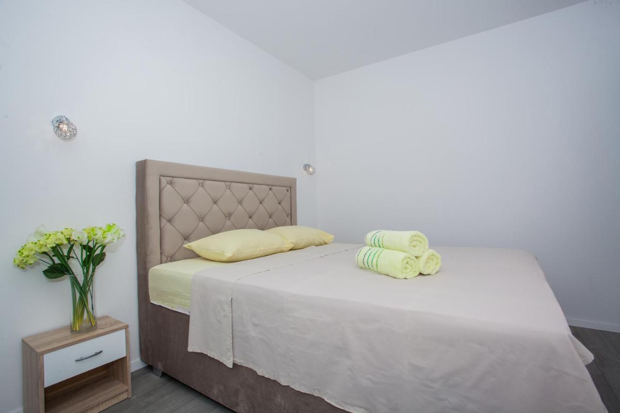 Apartments Lovic Lokva Rogoznica Eksteriør billede